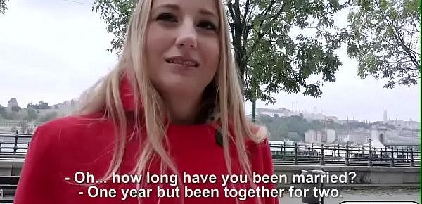 Blonde chick Kiki Cyrus fucks for cash